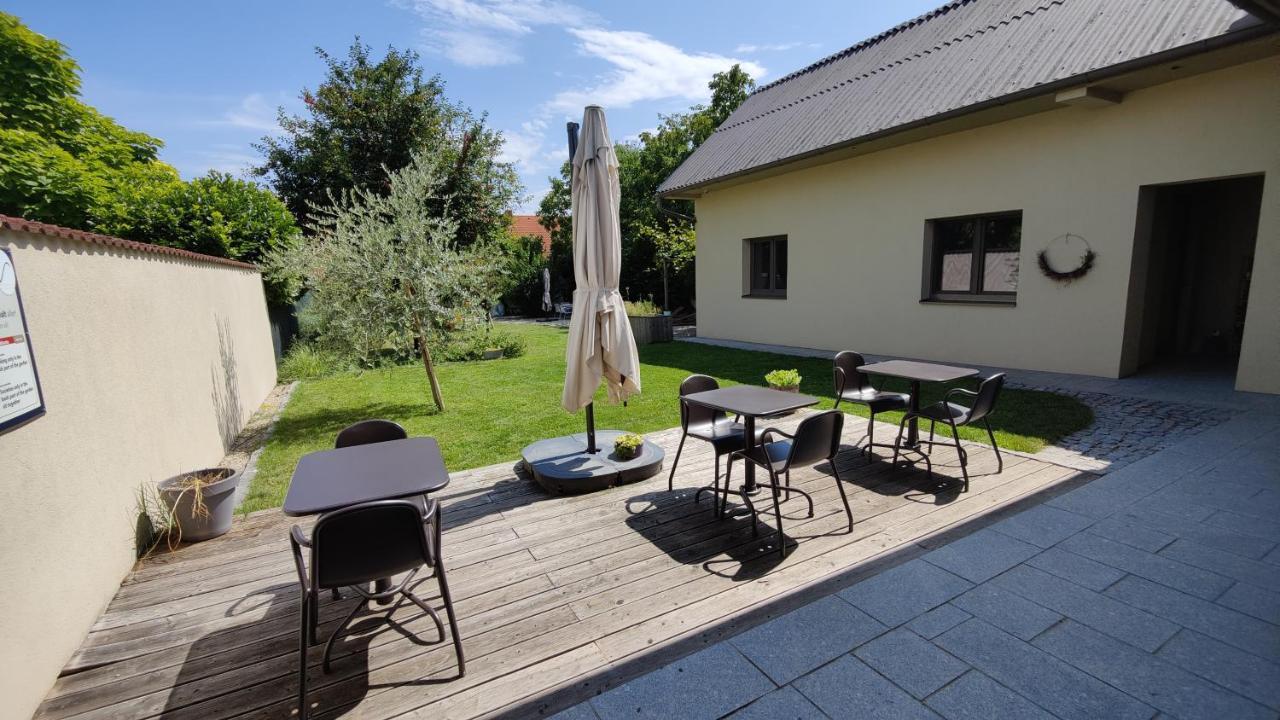 Sabines Apartments Ferienwohnungen Frauenkirchen Exteriör bild