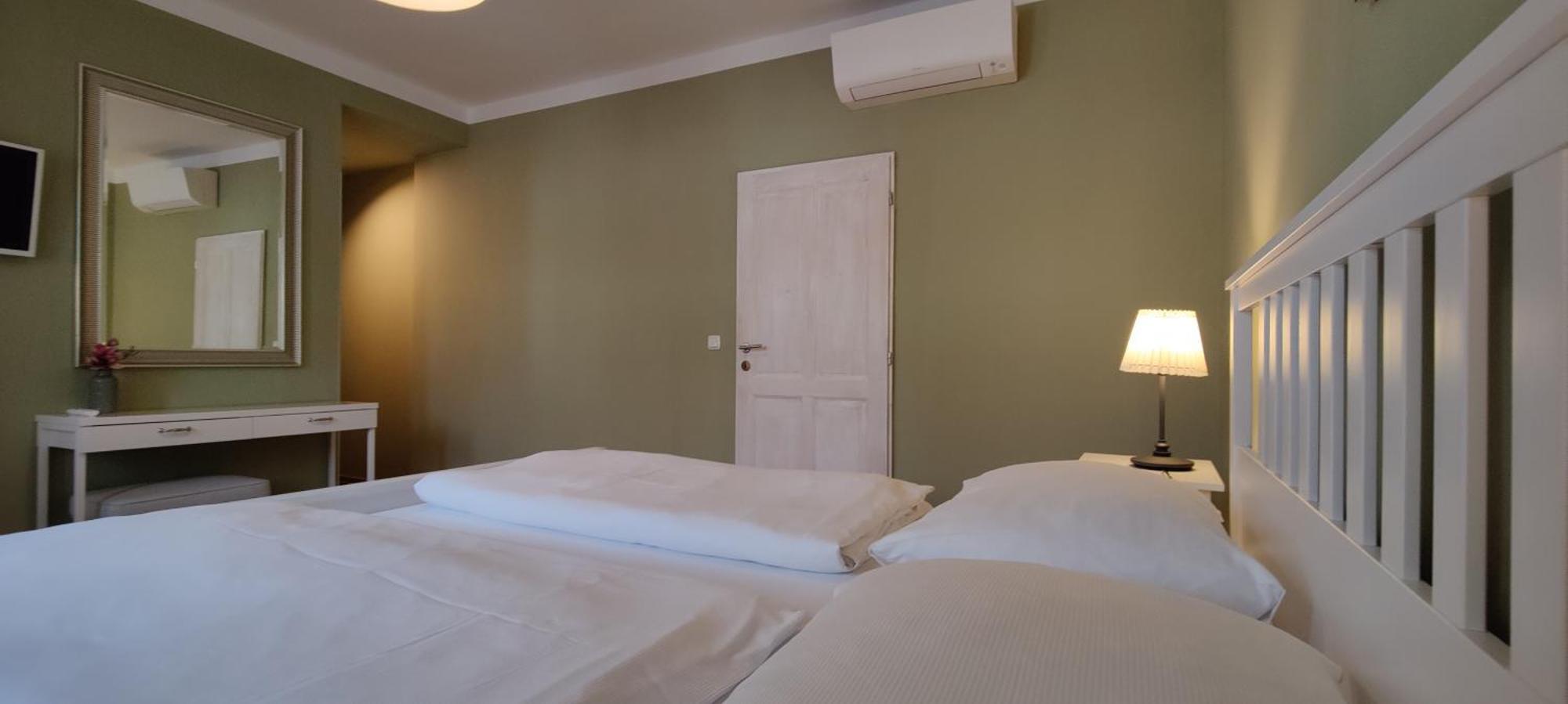 Sabines Apartments Ferienwohnungen Frauenkirchen Exteriör bild
