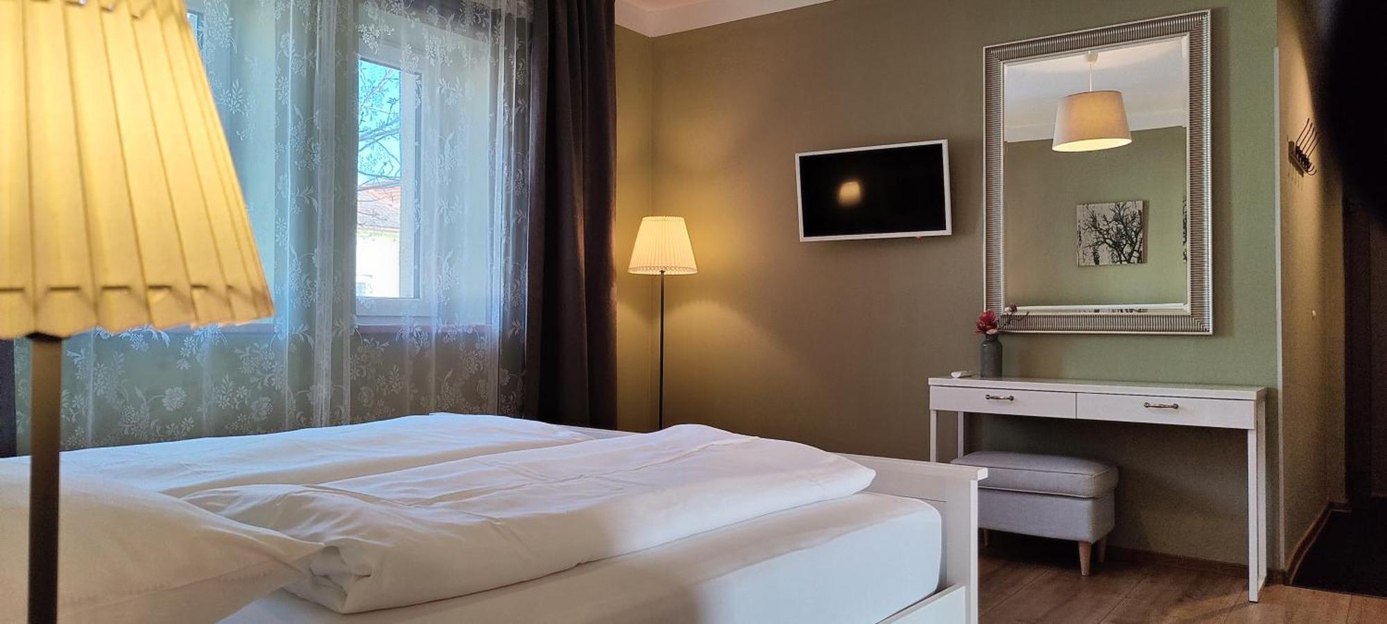 Sabines Apartments Ferienwohnungen Frauenkirchen Exteriör bild
