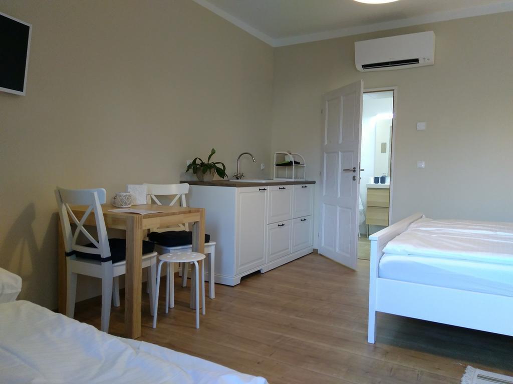 Sabines Apartments Ferienwohnungen Frauenkirchen Exteriör bild